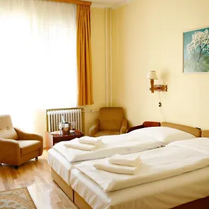 Bara Gellért Budapest