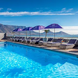 https://lagoon-beach-hotel.hotels-capetown.com