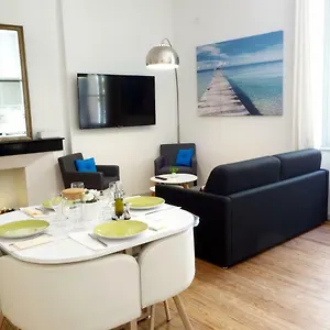- Le Chic Apartment